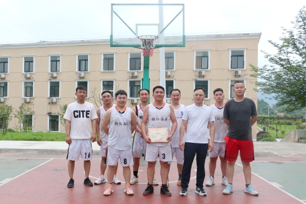 1748304489519163.jpg 5合影.jpg