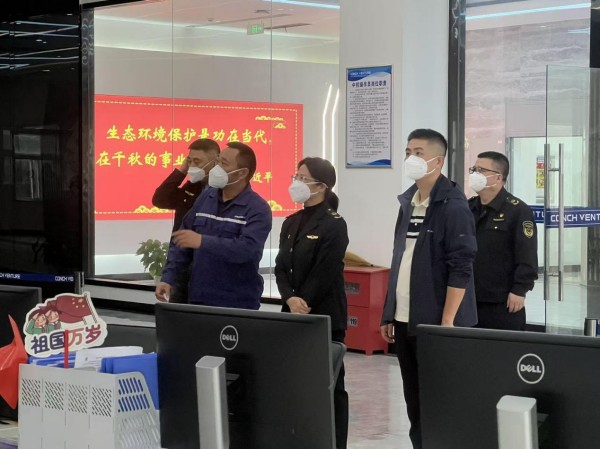 1761701251776553.jpg 市場監(jiān)督局局長朱杭萍一行至的德興海創(chuàng)參觀調研 (1).jpg